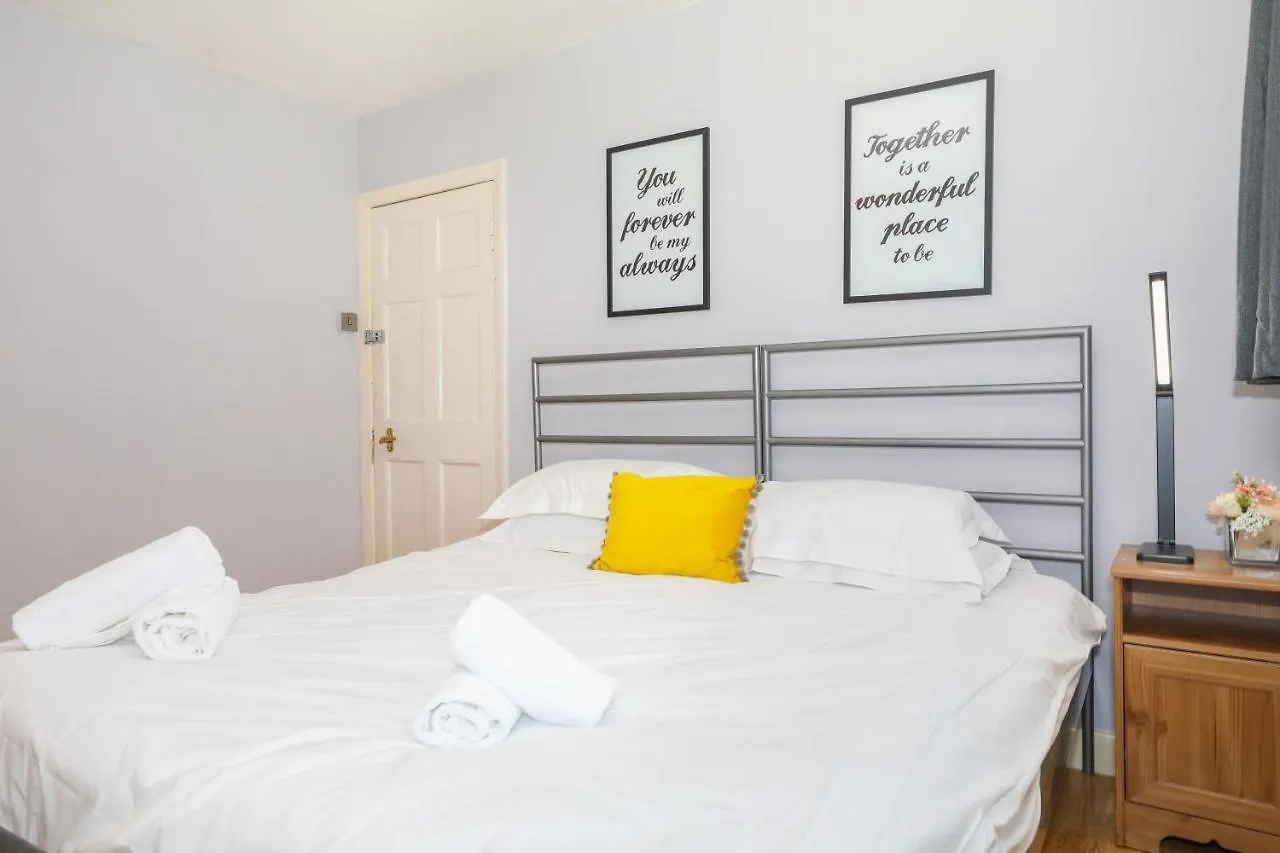Beautiful 4 Bedroom Cottage - Ideal Location - Free Parking Εδιμβούργο 0*,