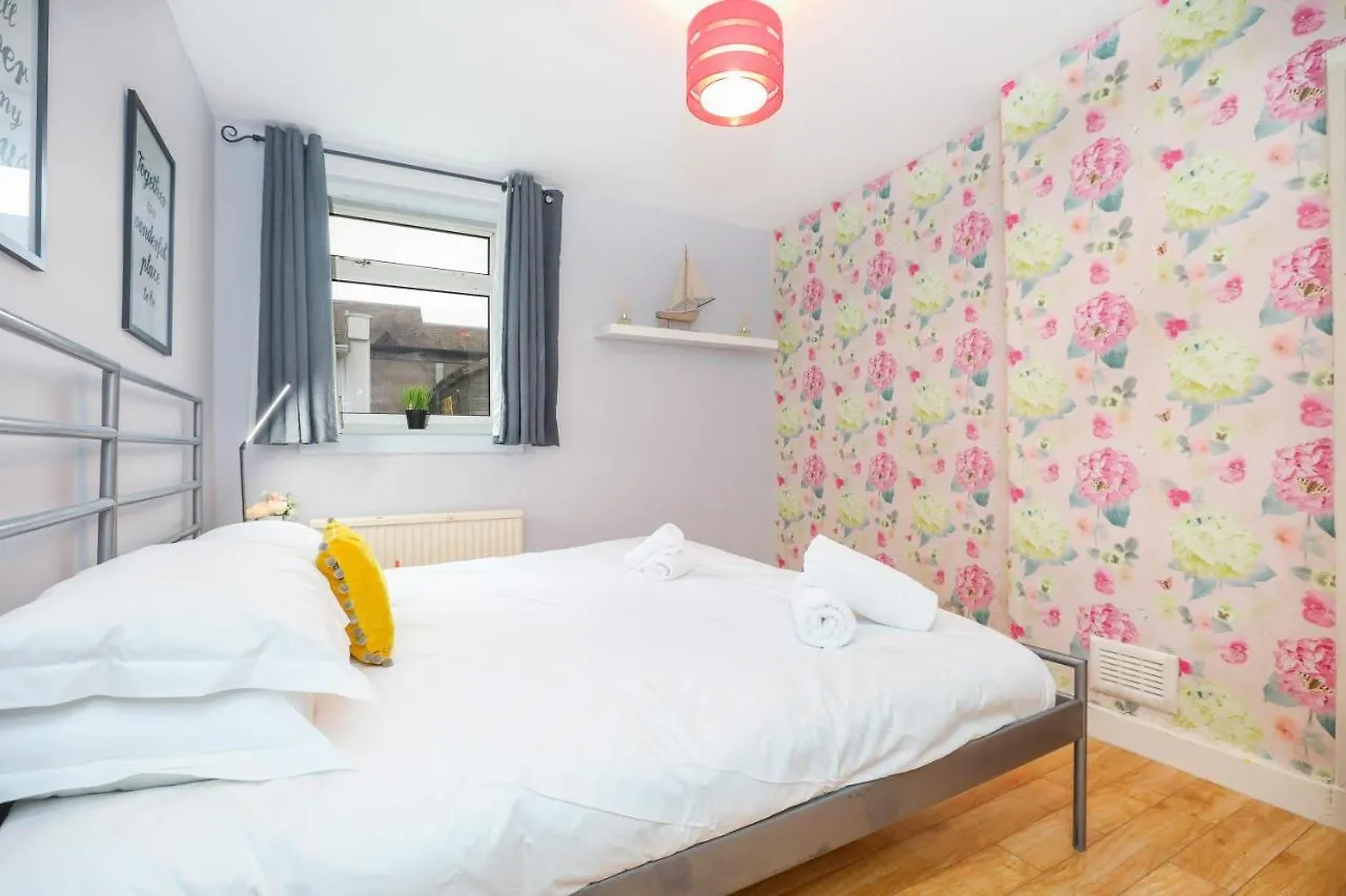 Σπίτι διακοπών Beautiful 4 Bedroom Cottage - Ideal Location - Free Parking Εδιμβούργο