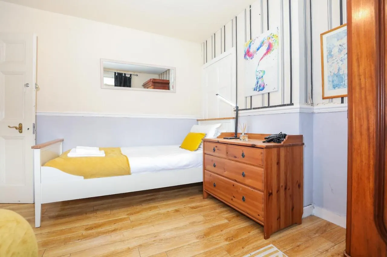 Σπίτι διακοπών Beautiful 4 Bedroom Cottage - Ideal Location - Free Parking Εδιμβούργο