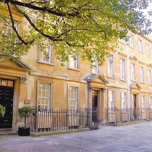 the-courtyard-apartments-no8.tophotelsbath.com/