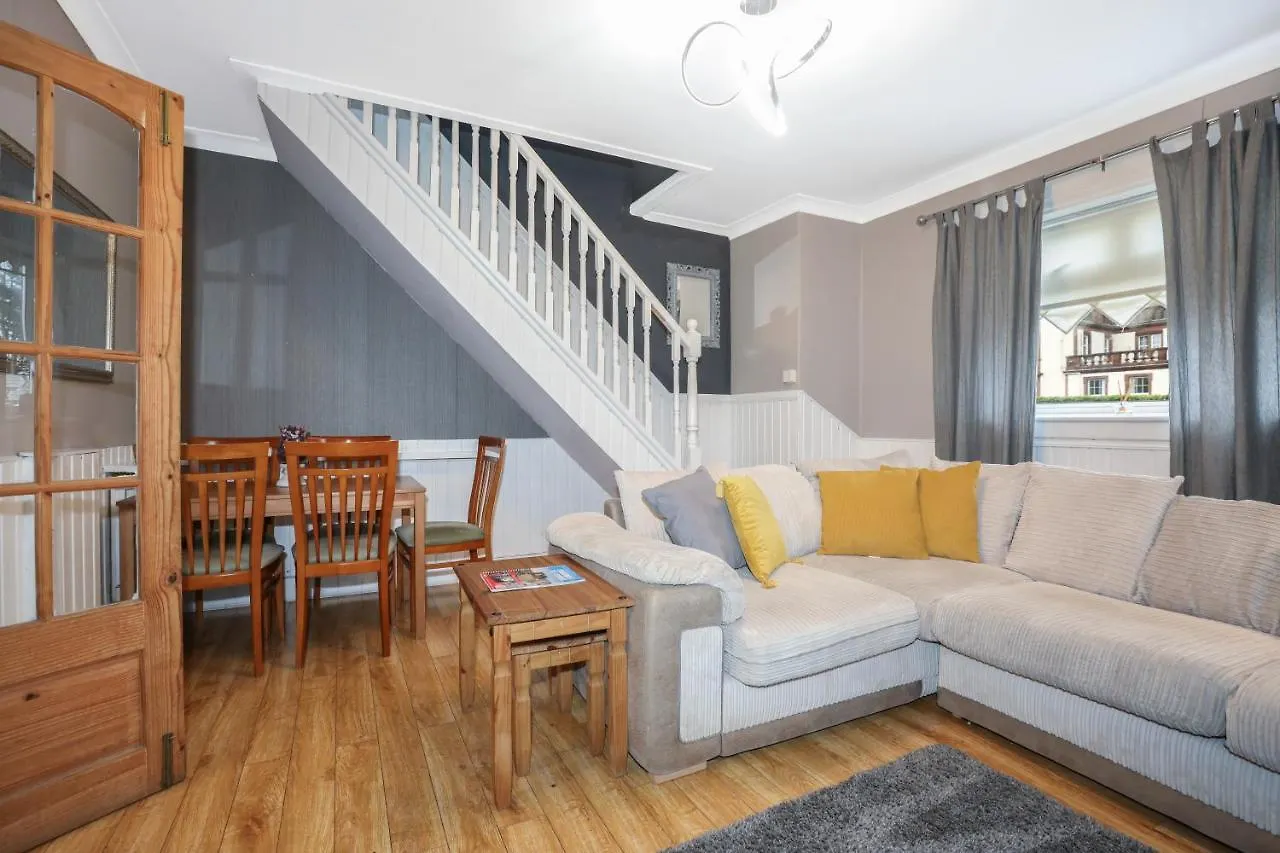 Beautiful 4 Bedroom Cottage - Ideal Location - Free Parking Edinburg Storbritannien